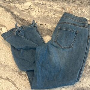 Crown and ivy ankle jeans. Size 4